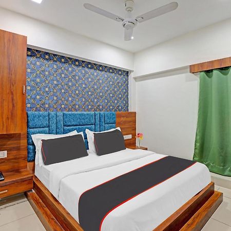 Capital O Bhavya Villa Ahmedabad Exteriör bild