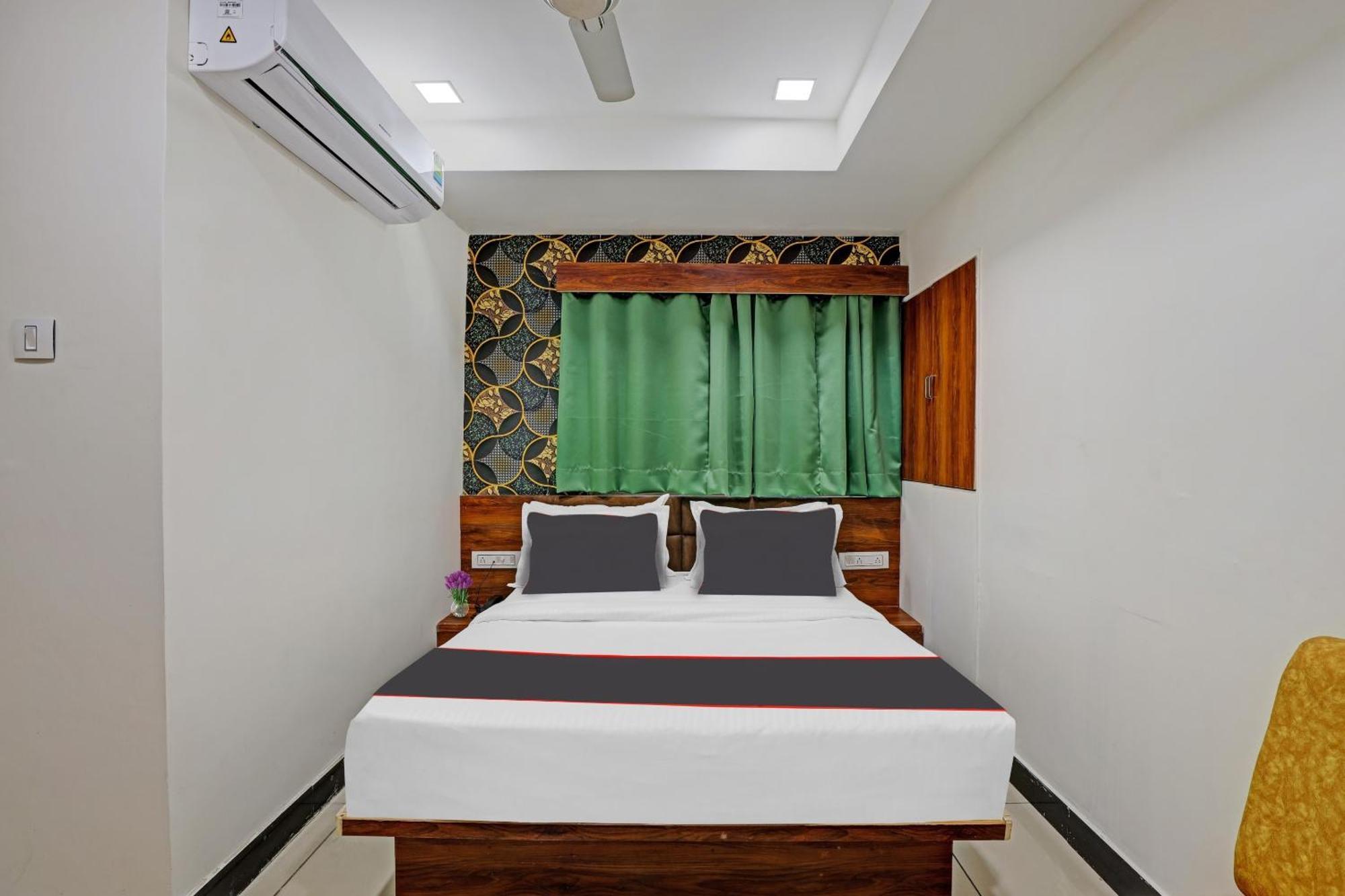 Capital O Bhavya Villa Ahmedabad Exteriör bild