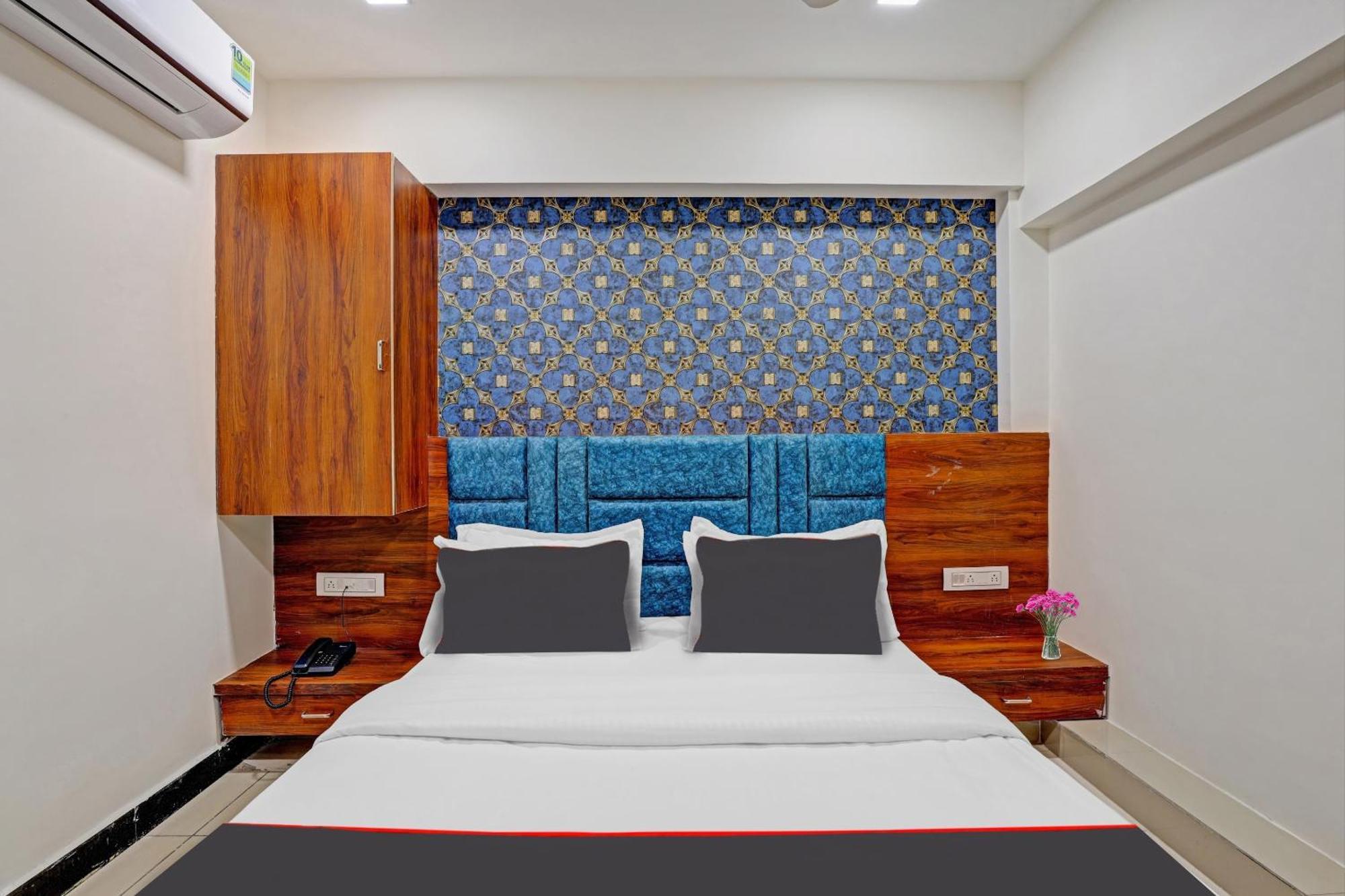 Capital O Bhavya Villa Ahmedabad Exteriör bild
