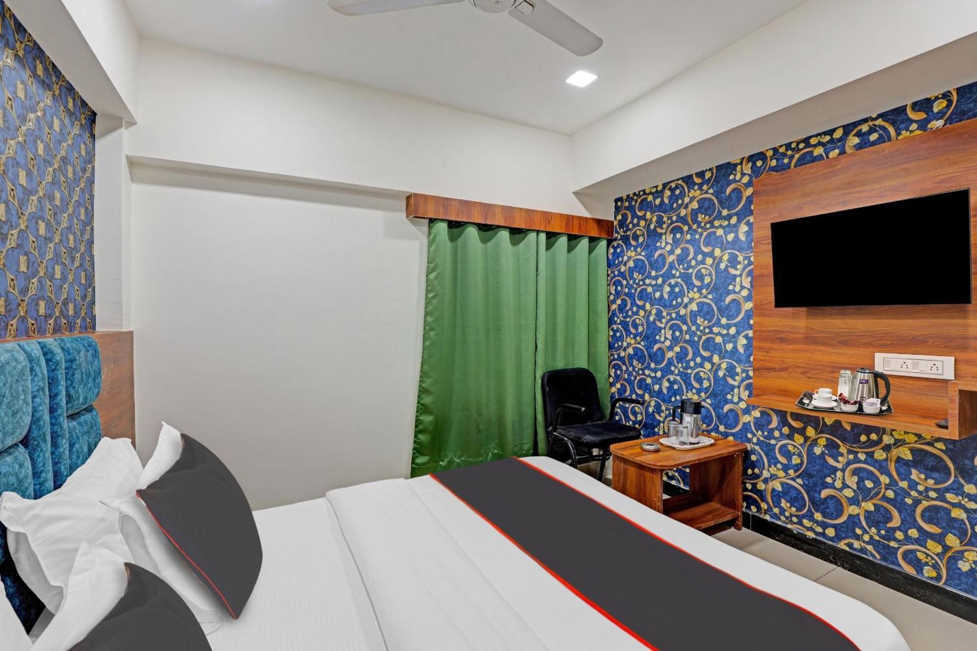 Capital O Bhavya Villa Ahmedabad Exteriör bild