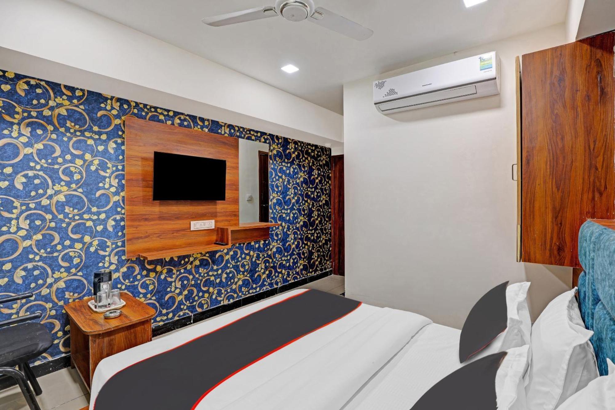 Capital O Bhavya Villa Ahmedabad Exteriör bild