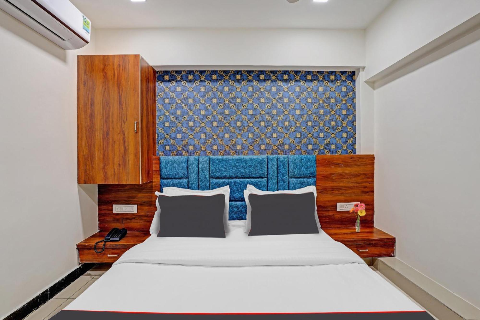 Capital O Bhavya Villa Ahmedabad Exteriör bild
