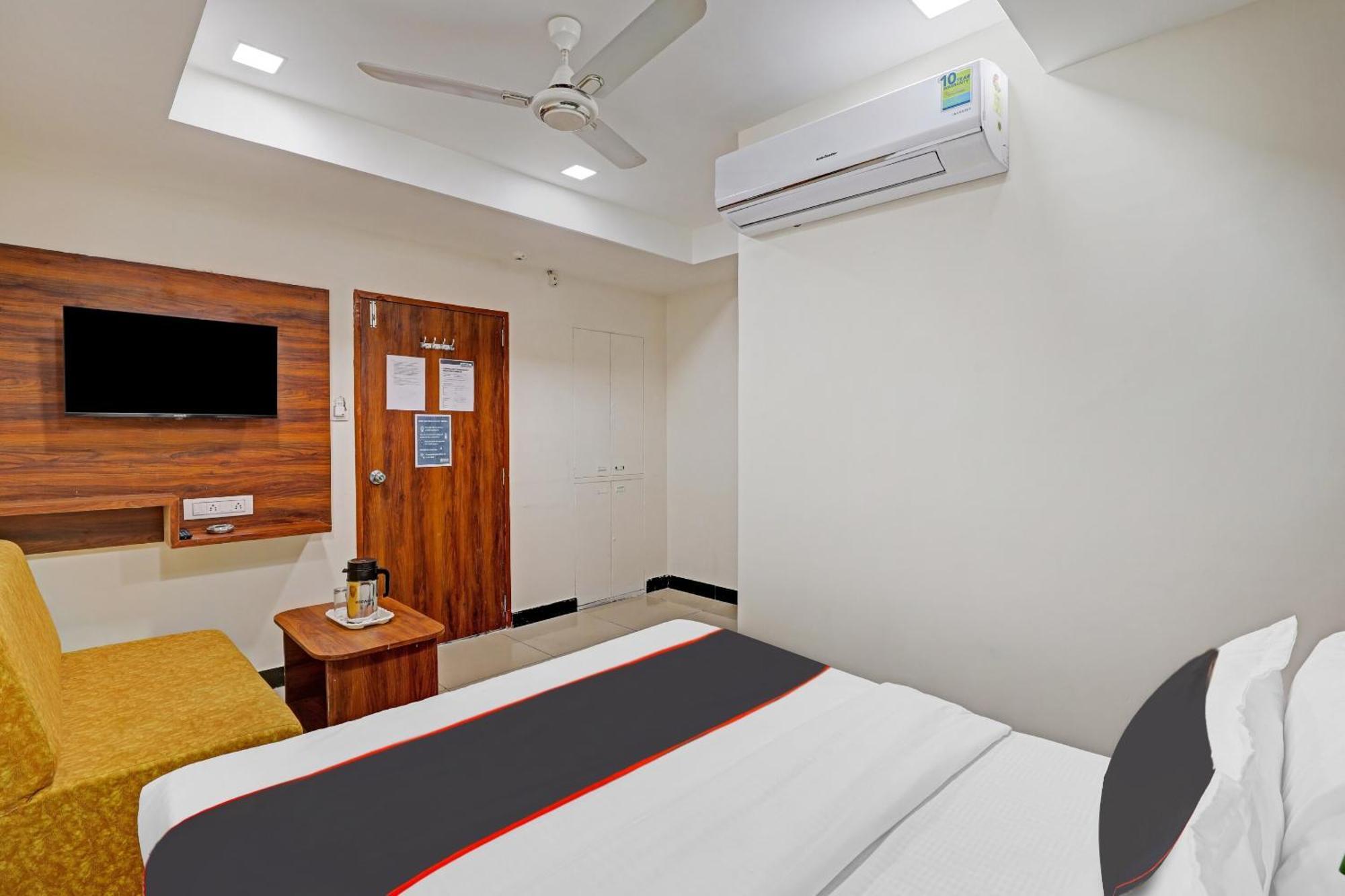 Capital O Bhavya Villa Ahmedabad Exteriör bild